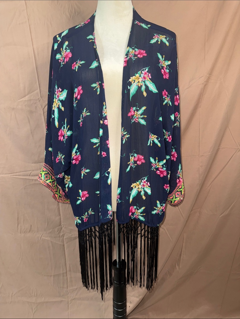 Sweet Rain Navy Floral Kimono Top Large